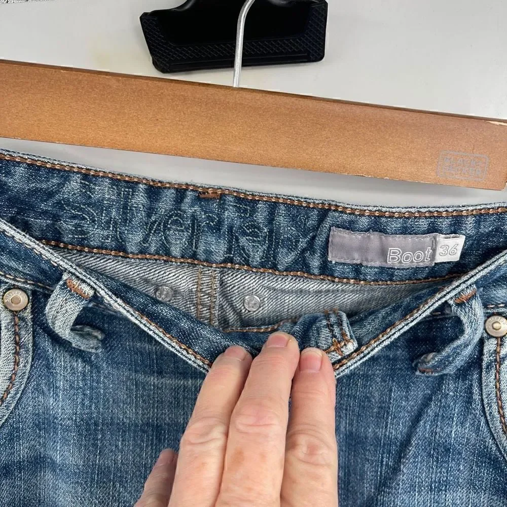 Levi’s Blue SilverTab Medium Wash 5 Pocket Styling Bootcut Jeans Size 36
